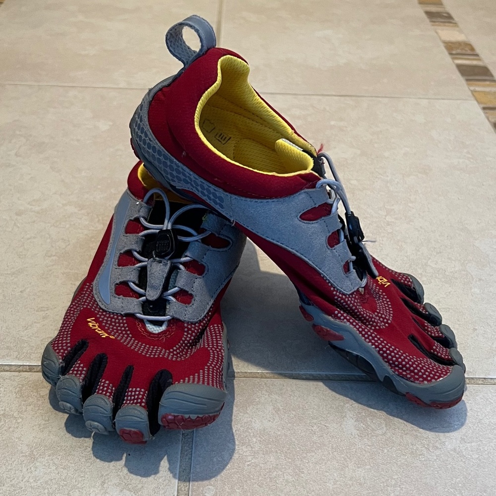 Vibrant Five Fingers Size 38